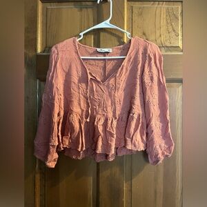 pink hollister flowy crop shirt